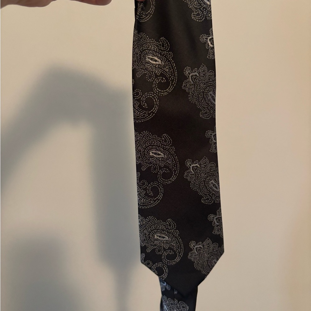 Kenneth Cole Black and Gray Paisley Tie